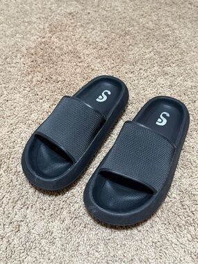 Black Cloud Slide Sandals - Comfortable Pool & Casual Slides